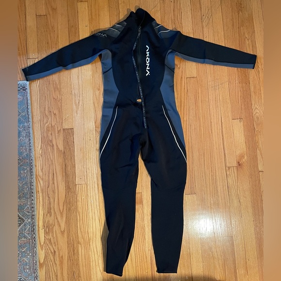 Akona Women’s 1mm Wetsuit, size 11/12 - Picture 7 of 7